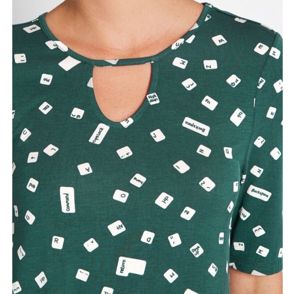 ModCloth Simple Is In Keyhole Top Green Button - Picture 3 of 8